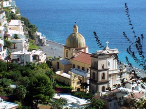 Xtrallusion offers characteristic Bed and Breakfast, B&B, Guest House, Hotel, Albergo and Country Lodge accommodation in Italy. Plus independent self-guided Walking, Adventure, Activity, Skiing and Paragliding Holiday itineraries on the Italian Rivieras, in the Italian Lakes, in the Italian Alps and in some of the most beautiful corners of Italy.